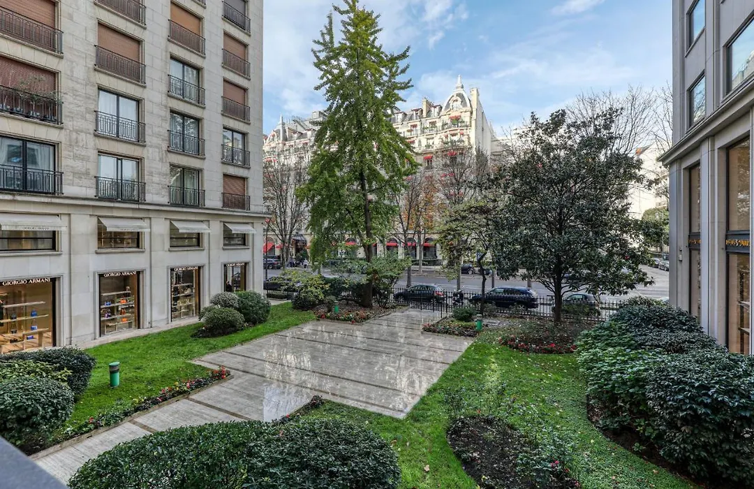 Montaigne Executive Suite-1